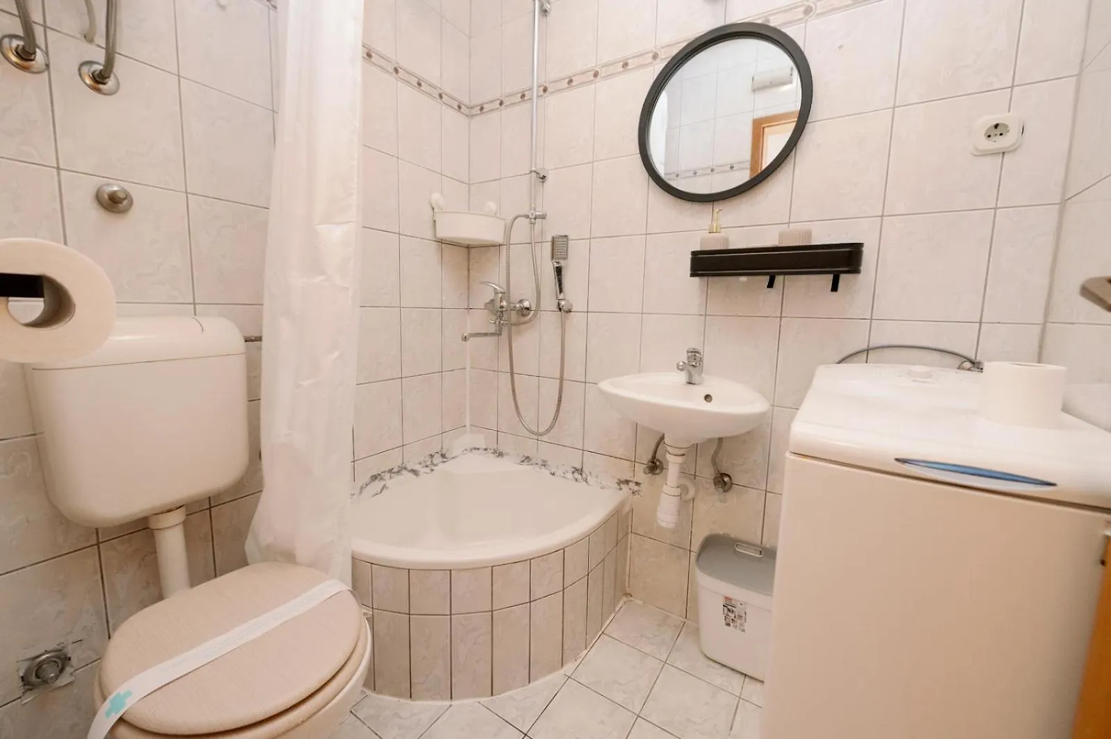 Central In Residence سبليت